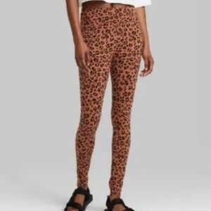 NWT Wild Fable Leopard/Cheetah Leggings Size XL